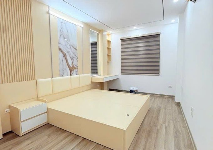 SIÊU PHẨM GIÁP BÁT – NHÀ ĐẸP 5 TẦNG THANG MÁY – FULL NỘI THẤT – CHỈ VIỆC XÁCH VALI VỀ Ở