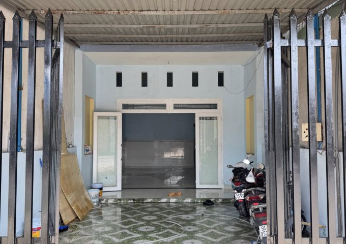 Cho thuê nhà mặt tiền đường D11, vị trí trung tâm KDC Thuận Giao – rất phù hợp kinh doanh buôn bán đa ngành.