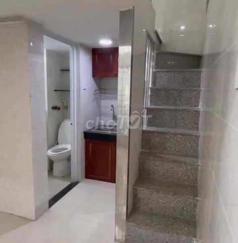 PASS PHÒNG GÁC LỬNG CỬA SỔ TRỜI – TÂN BÌNH – DỌN Ở NGAY