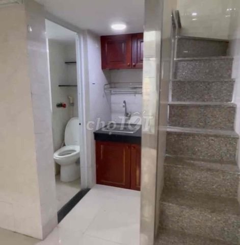 PASS PHÒNG GÁC LỬNG CỬA SỔ TRỜI – TÂN BÌNH – DỌN Ở NGAY