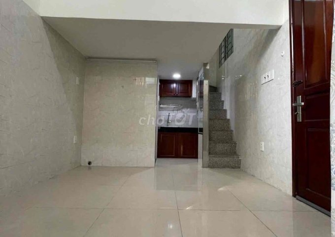 PASS PHÒNG GÁC LỬNG CỬA SỔ TRỜI – TÂN BÌNH – DỌN Ở NGAY