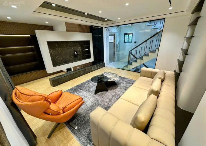 Tài chính hợp lý, chỉ 12.5 Tỷ sở hữu nhà mới kính cong, đẹp 6 tầng, thang máy khu vực Phú