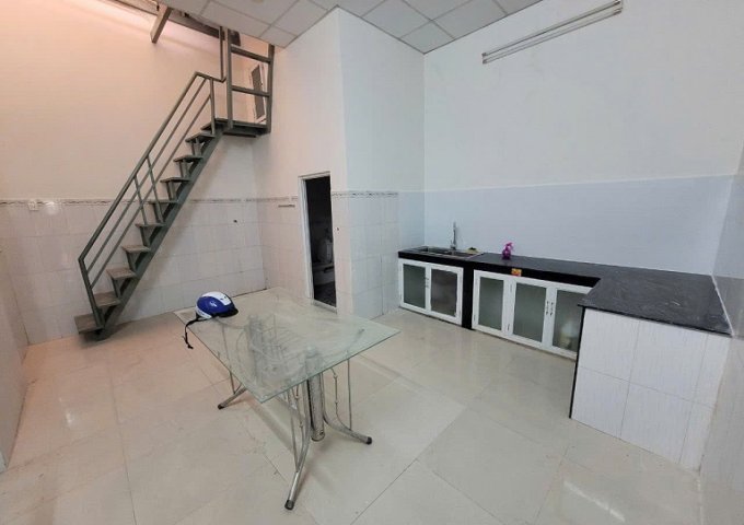 Chính chủ cần cho thuê mặt tiền tầng 1 nhà đẹp giá rẻ tại Phường 4 quận 4 thành phố Hồ Chí Minh thuận tiện kinh doanh buôn bán