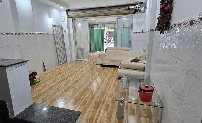 Chính chủ cần cho thuê mặt tiền tầng 1 nhà đẹp giá rẻ tại Phường 4 quận 4 thành phố Hồ Chí Minh thuận tiện kinh doanh buôn bán